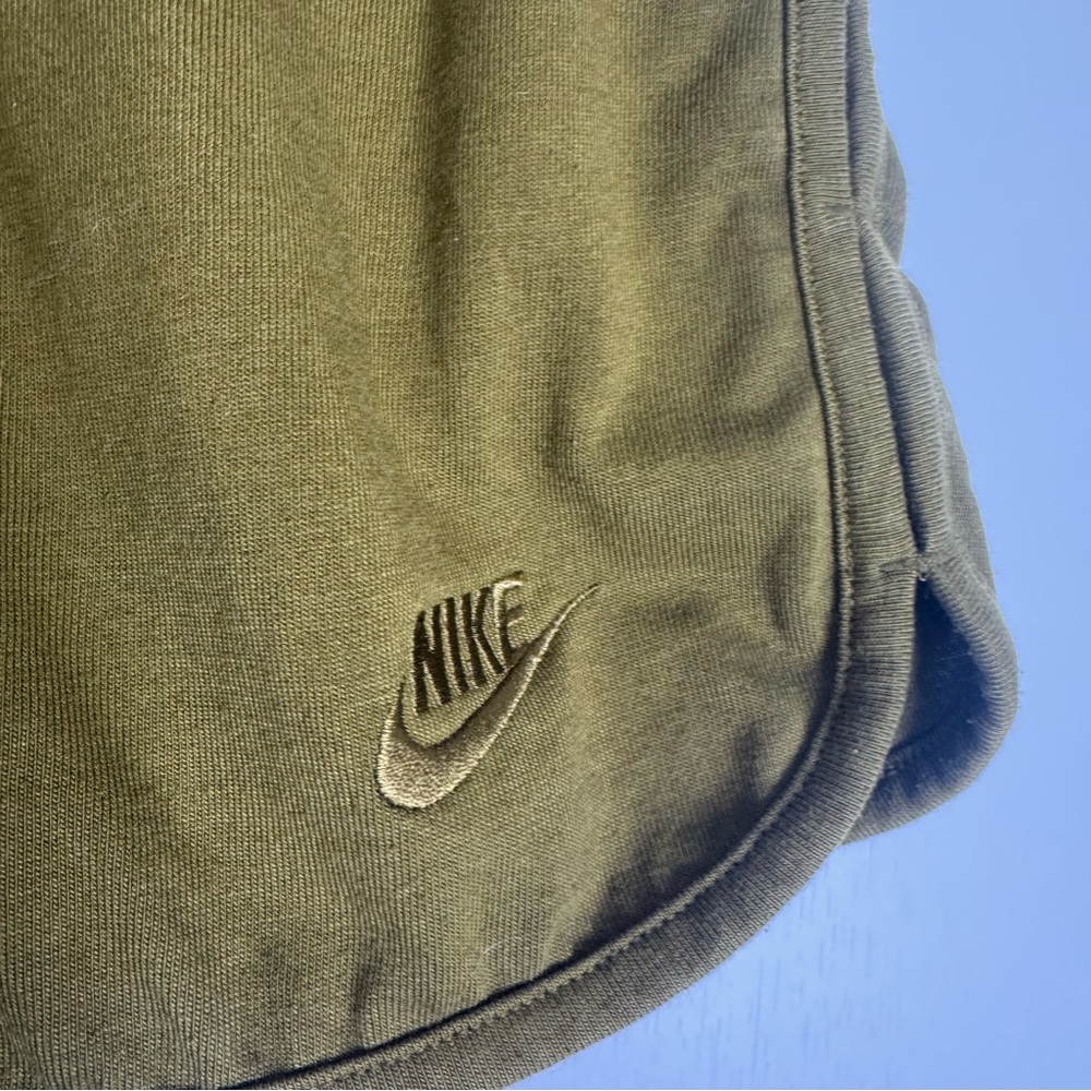 Nike olive green athletic athliesure shorts - Picture 2 of 5